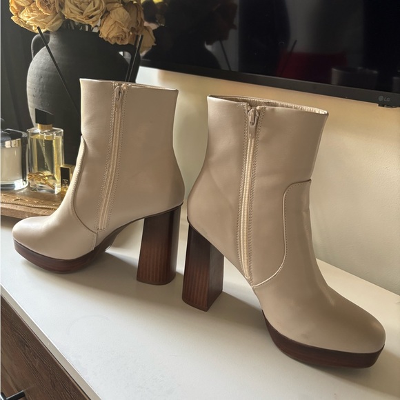 DV by Dolce Vita Cream Heeled Boots - Picture 3 of 8